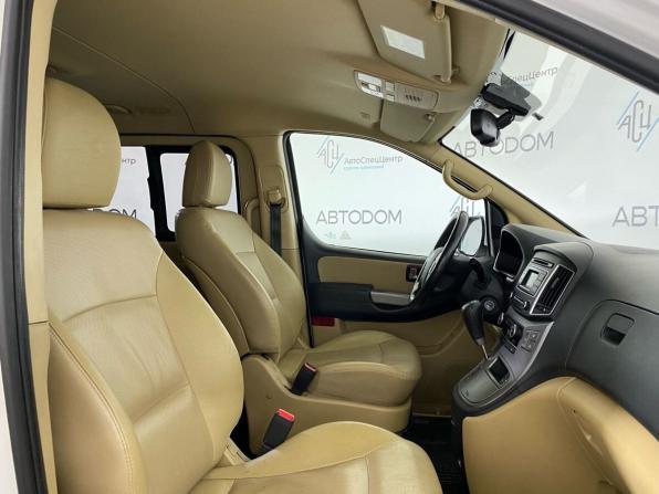 Hyundai H-1 II Рестайлинг 2 с пробегом 2018 года, цена 2 517 700 рублей, 172407 км, минивэн, Автокод Объявления