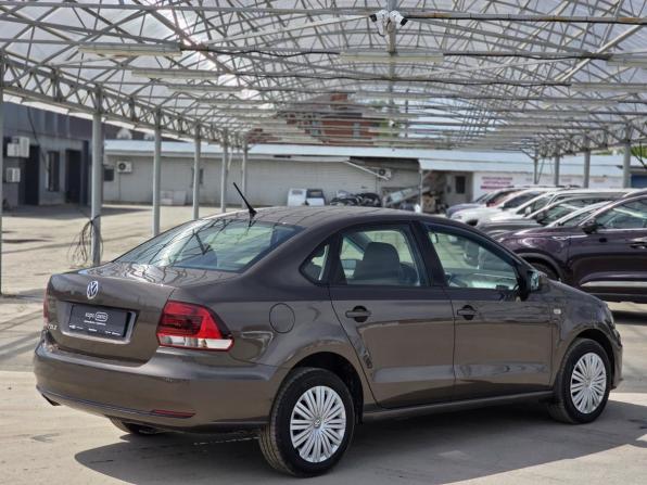Volkswagen Polo V Рестайлинг с пробегом 2015 года, цена 1 096 400 рублей, 92238 км, седан, Автокод Объявления