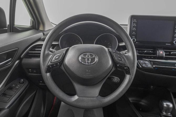 Toyota C-HR I Рестайлинг с пробегом 2020 года, цена 2 729 000 рублей, 35000 км, внедорожник, Автокод Объявления