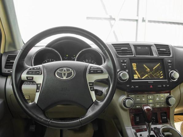 Toyota Highlander II (XU40) Рестайлинг с пробегом 2011 года, цена 2 050 000 рублей, 161592 км, внедорожник, Автокод Объявления