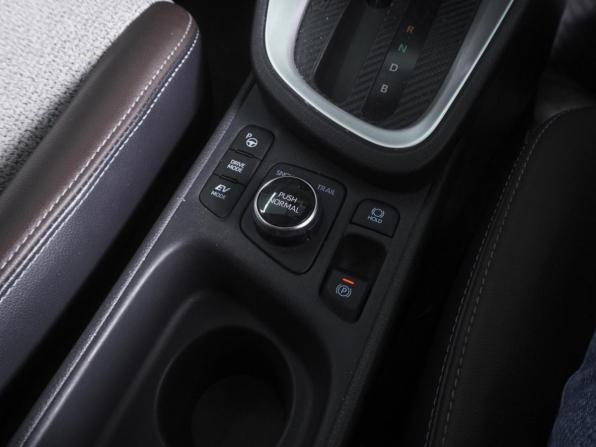 Toyota Yaris Cross с пробегом 2021 года, цена 2 420 000 рублей, 69970 км, внедорожник, Автокод Объявления