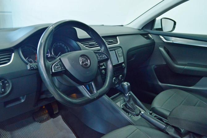 Skoda Octavia III (A7) Рестайлинг с пробегом 2018 года, цена 1 895 000 рублей, 134000 км, лифтбек, Автокод Объявления