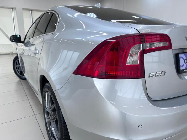 Volvo S60 II Рестайлинг с пробегом 2016 года, цена 1 300 000 рублей, 224229 км, седан, Автокод Объявления