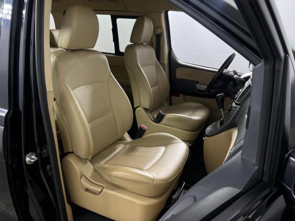 Hyundai H-1 II Рестайлинг с пробегом 2016 года, цена 2 615 900 рублей, 94604 км, минивэн, Автокод Объявления