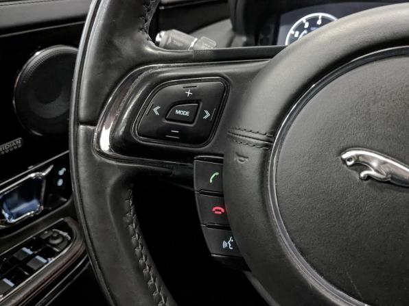 Jaguar XJ IV (X351) Рестайлинг с пробегом 2016 года, цена 3 650 000 рублей, 40122 км, седан, Автокод Объявления