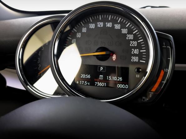Mini Hatch III (F55/F56) Рестайлинг с пробегом 2020 года, цена 2 330 000 рублей, 73599 км, хэтчбек, Автокод Объявления