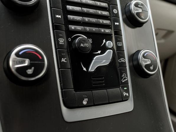 Volvo XC60 I Рестайлинг с пробегом 2014 года, цена 2 190 000 рублей, 144406 км, внедорожник, Автокод Объявления