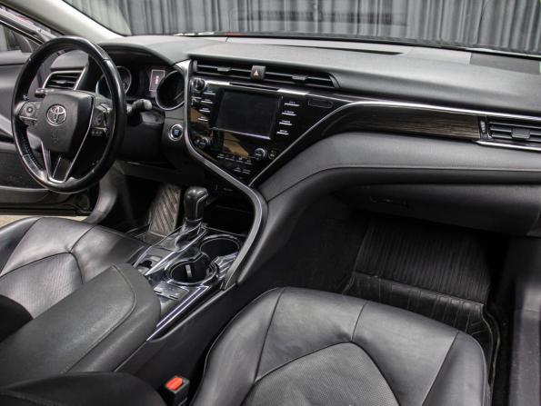Toyota Camry VII (XV50) Рестайлинг 2 с пробегом 2018 года, цена 2 200 000 рублей, 146500 км, седан, Автокод Объявления