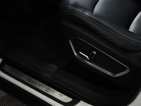 Geely Atlas Pro с пробегом 2024 года, цена 1 589 000 рублей, 149900 км, внедорожник, Автокод Объявления