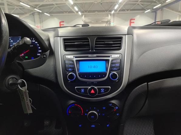 Hyundai Solaris I с пробегом 2014 года, цена 670 000 рублей, 193921 км, хэтчбек, Автокод Объявления