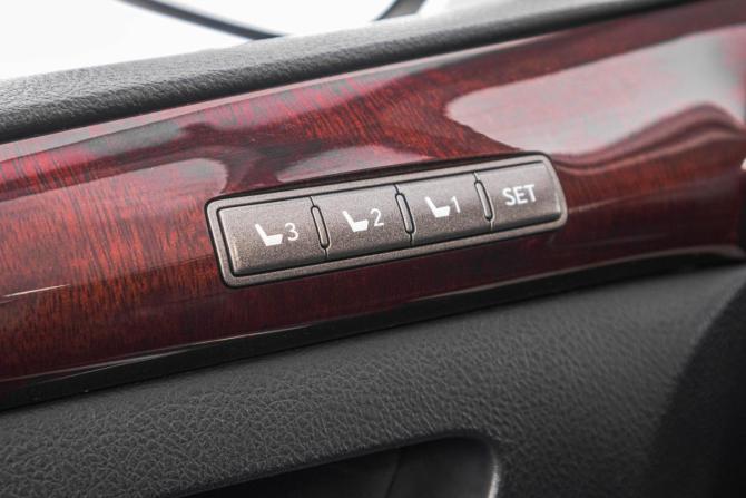 Lexus LX III с пробегом 2011 года, цена 3 849 000 рублей, 255000 км, внедорожник, Автокод Объявления