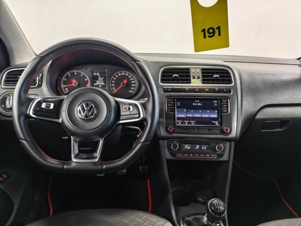 Volkswagen Polo V Рестайлинг с пробегом 2018 года, цена 850 000 рублей, 128000 км, седан, Автокод Объявления