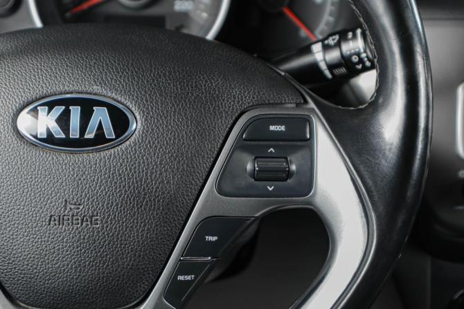 Kia Rio III Рестайлинг с пробегом 2017 года, цена 1 389 000 рублей, 96000 км, седан, Автокод Объявления