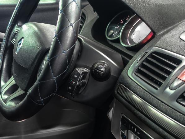 Renault Megane III с пробегом 2009 года, цена 659 900 рублей, 203000 км, хэтчбек, Автокод Объявления
