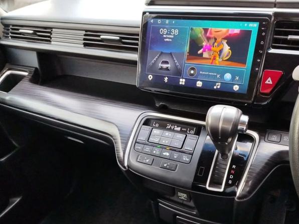 Honda Stepwgn V с пробегом 2016 года, цена 1 850 000 рублей, 96573 км, минивэн, Автокод Объявления