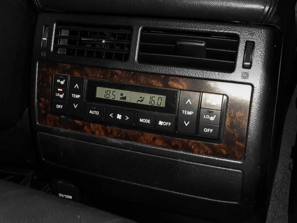 Toyota Land Cruiser 200 Series Рестайлинг 1 с пробегом 2012 года, цена 4 460 000 рублей, 122100 км, внедорожник, Автокод Объявления
