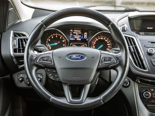 Ford Kuga II Рестайлинг с пробегом 2017 года, цена 1 648 000 рублей, 100066 км, внедорожник, Автокод Объявления