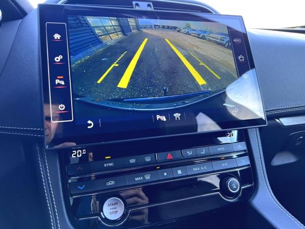 Jaguar F-Pace I с пробегом 2016 года, цена 3 080 000 рублей, 150148 км, внедорожник, Автокод Объявления