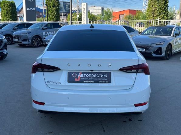 Skoda Octavia IV (A8) с пробегом 2020 года, цена 2 290 000 рублей, 63500 км, лифтбек, Автокод Объявления