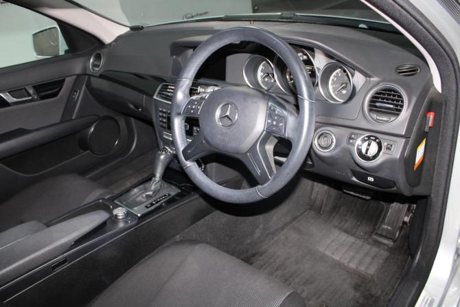 Mercedes-Benz C-Класс III (W204) Рестайлинг с пробегом 2013 года, цена 1 200 000 рублей, 79829 км, седан, Автокод Объявления