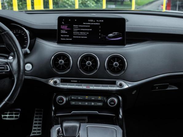 Kia Stinger I Рестайлинг с пробегом 2021 года, цена 2 799 000 рублей, 91110 км, лифтбек, Автокод Объявления