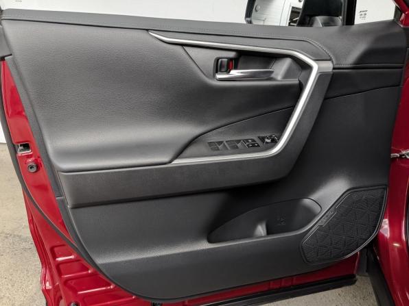 Toyota RAV4 V (XA50) с пробегом 2023 года, цена 3 690 000 рублей, 43405 км, внедорожник, Автокод Объявления