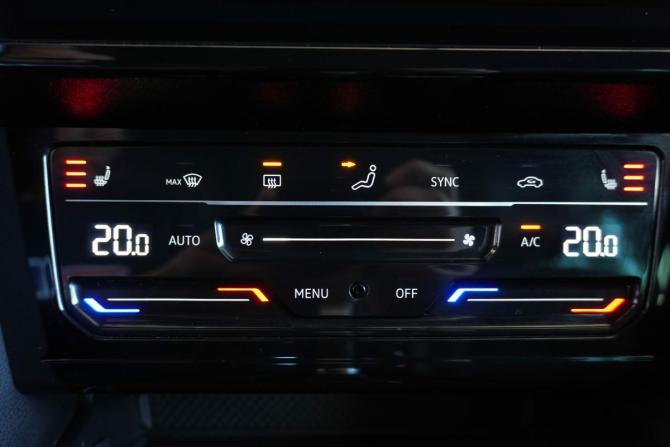 Volkswagen Passat B8 Рестайлинг с пробегом 2021 года, цена 2 180 000 рублей, 150561 км, универсал, Автокод Объявления
