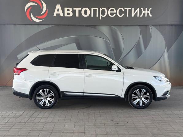 Mitsubishi Outlander III Рестайлинг 2 с пробегом 2016 года, цена 1 593 000 рублей, 106236 км, внедорожник, Автокод Объявления