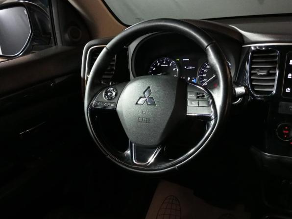 Mitsubishi Outlander III Рестайлинг 2 с пробегом 2018 года, цена 1 790 000 рублей, 203162 км, внедорожник, Автокод Объявления