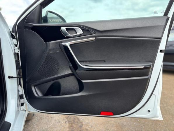 Kia Ceed III с пробегом 2019 года, цена 1 720 000 рублей, 59816 км, хэтчбек, Автокод Объявления