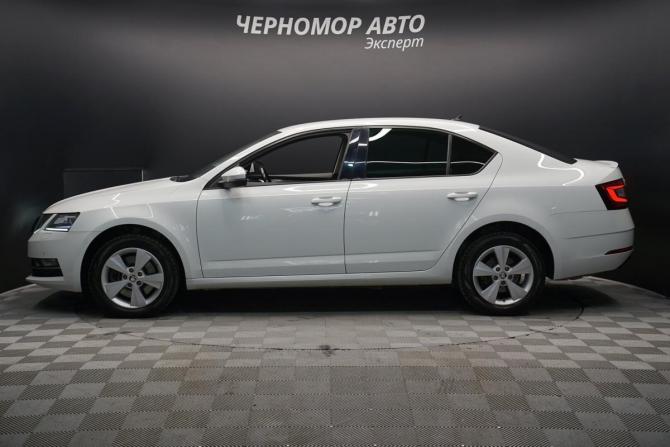 Skoda Octavia III (A7) Рестайлинг с пробегом 2019 года, цена 2 380 000 рублей, 152000 км, лифтбек, Автокод Объявления