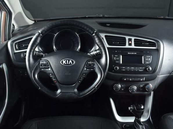 Kia Ceed II с пробегом 2013 года, цена 1 059 999 рублей, 174578 км, хэтчбек, Автокод Объявления