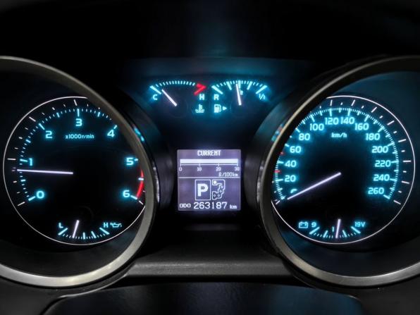 Toyota Land Cruiser 200 Series с пробегом 2010 года, цена 2 750 000 рублей, 260000 км, внедорожник, Автокод Объявления