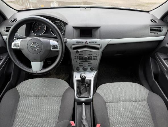 Opel Astra H Рестайлинг с пробегом 2012 года, цена 480 000 рублей, 242057 км, седан, Автокод Объявления