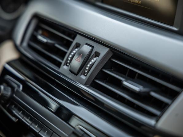 BMW X1 II (F48) с пробегом 2016 года, цена 1 858 000 рублей, 96542 км, внедорожник, Автокод Объявления