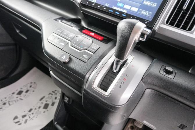 Honda Stepwgn IV Рестайлинг с пробегом 2014 года, цена 1 569 000 рублей, 196900 км, минивэн, Автокод Объявления