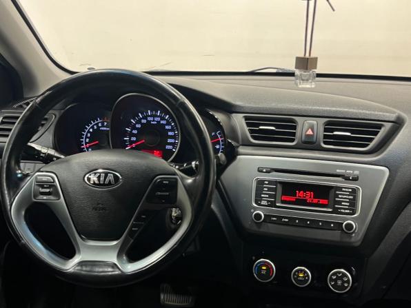Kia Rio III Рестайлинг с пробегом 2017 года, цена 999 000 рублей, 74000 км, седан, Автокод Объявления