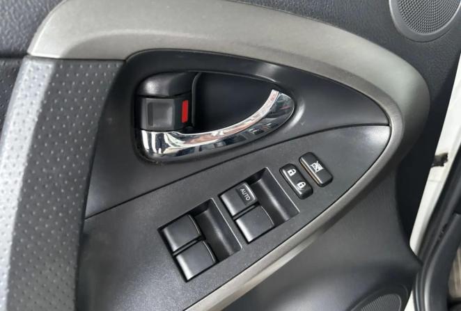 Toyota RAV4 III (XA30) Рестайлинг с пробегом 2012 года, цена 1 720 000 рублей, 133040 км, внедорожник, Автокод Объявления