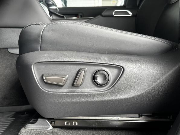 Toyota Land Cruiser 300 Series с пробегом 2025 года, цена 14 550 000 рублей, 9331 км, внедорожник, Автокод Объявления