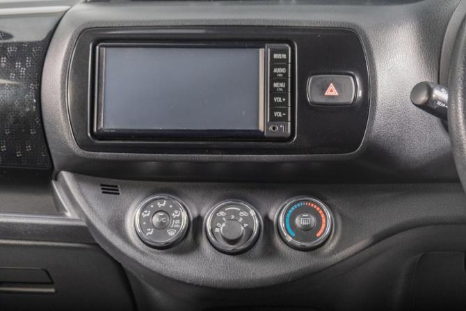 Toyota Vitz III (XP130) Рестайлинг 2 с пробегом 2018 года, цена 1 069 000 рублей, 71500 км, хэтчбек, Автокод Объявления