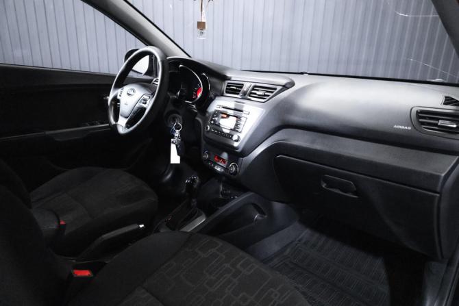 Kia Rio III Рестайлинг с пробегом 2017 года, цена 1 230 000 рублей, 106958 км, седан, Автокод Объявления
