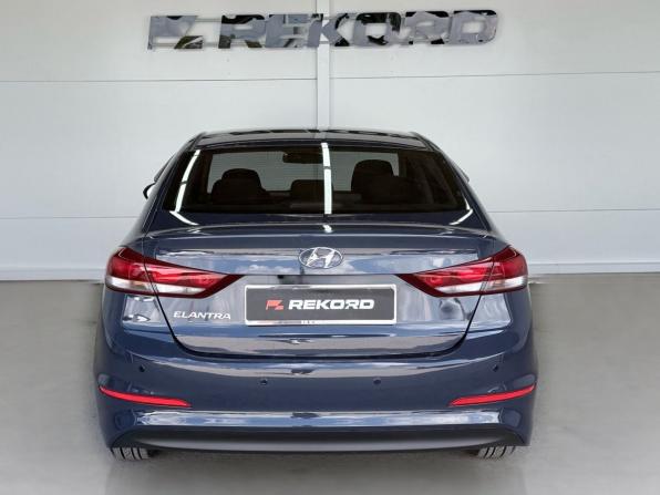 Hyundai Elantra VI (AD) с пробегом 2016 года, цена 1 249 000 рублей, 188000 км, седан, Автокод Объявления