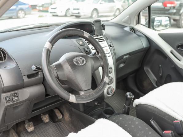 Toyota Yaris II с пробегом 2008 года, цена 409 000 рублей, 197309 км, хэтчбек, Автокод Объявления