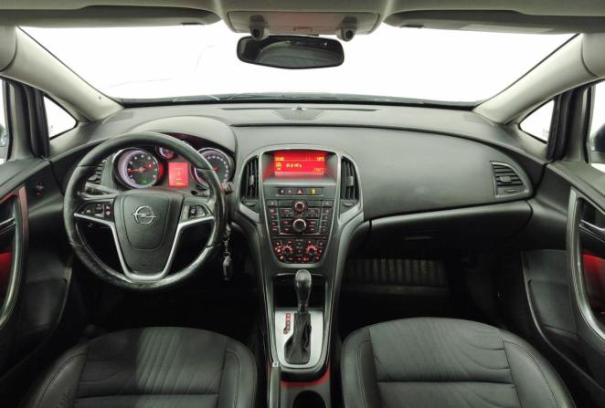 Opel Astra J Рестайлинг с пробегом 2013 года, цена 549 000 рублей, 198050 км, хэтчбек, Автокод Объявления