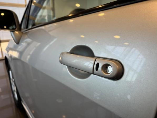 Nissan Tiida I Рестайлинг с пробегом 2010 года, цена 750 000 рублей, 201543 км, хэтчбек, Автокод Объявления