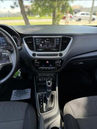 Hyundai Solaris II с пробегом 2018 года, цена 1 650 000 рублей, 63300 км, седан, Автокод Объявления