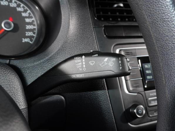 Volkswagen Polo V Рестайлинг с пробегом 2017 года, цена 888 000 рублей, 137268 км, седан, Автокод Объявления
