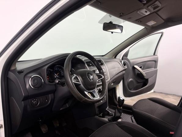 Renault Logan II Рестайлинг с пробегом 2022 года, цена 1 030 000 рублей, 79472 км, седан, Автокод Объявления