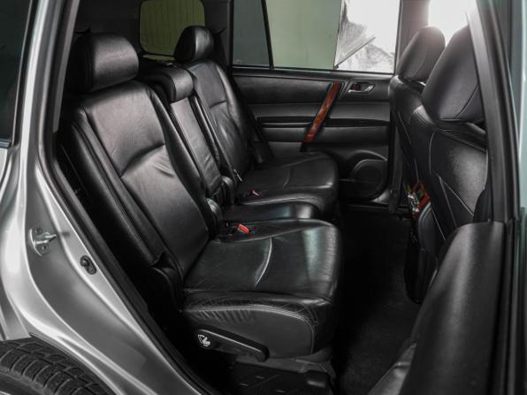 Toyota Highlander II (XU40) Рестайлинг с пробегом 2011 года, цена 1 699 000 рублей, 367694 км, внедорожник, Автокод Объявления