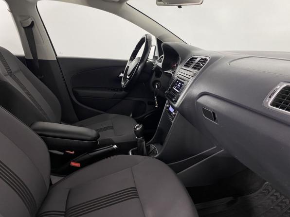 Volkswagen Polo V Рестайлинг с пробегом 2016 года, цена 1 170 000 рублей, 134897 км, седан, Автокод Объявления